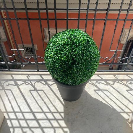 “La Pinta” Elegante Appartamento Al Vomero Naples Exterior photo